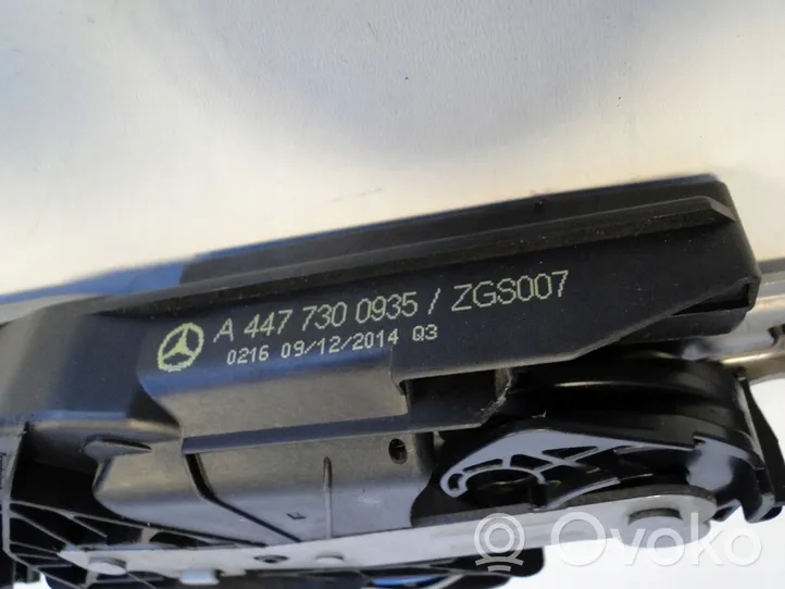 Mercedes-Benz V Class W447 Zamek drzwi przednich A4477300935