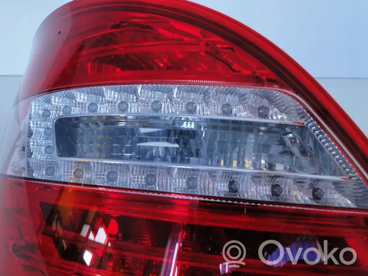 Mercedes-Benz R W251 Lampa tylna A2518201964