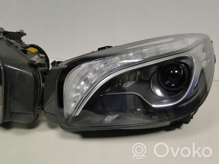 Mercedes-Benz SL R231 Lot de 2 lampes frontales / phare A2318200861