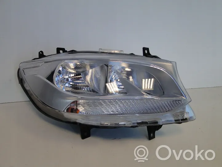 Mercedes-Benz Sprinter W907 W910 Lampa przednia A9109060100