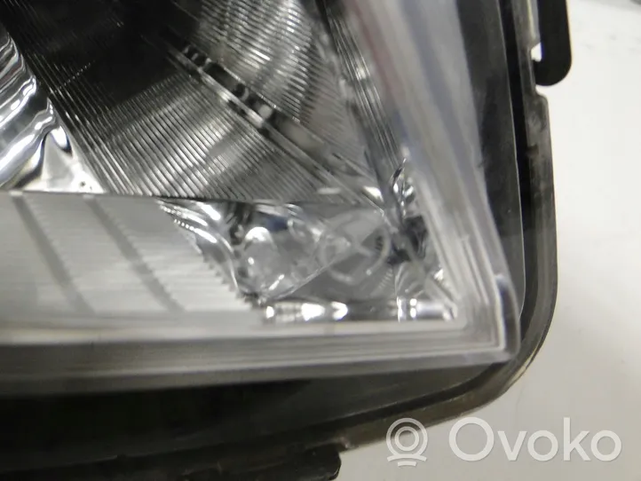 Mercedes-Benz GLK (X204) Lampa przednia A2046206959