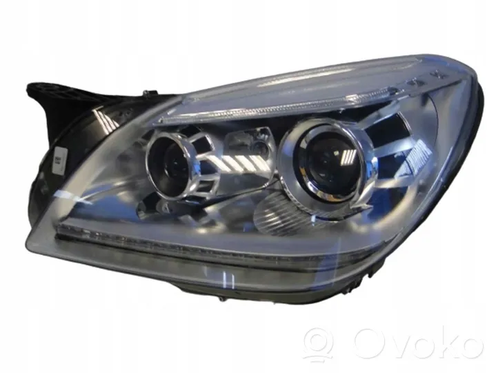 Mercedes-Benz SLK R172 Lampa przednia A1728202561