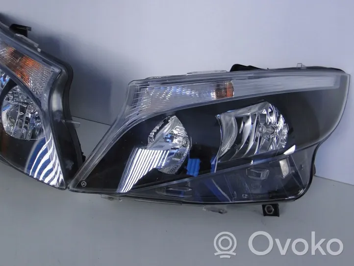 Mercedes-Benz V Class W447 Lampa przednia A4479067700