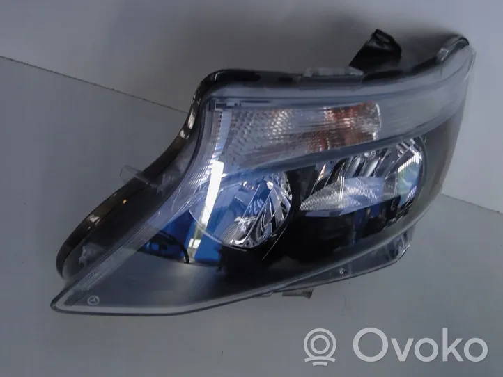 Mercedes-Benz V Class W447 Lampa przednia A4479067700