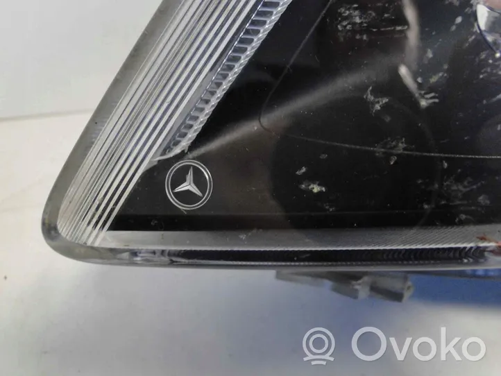 Mercedes-Benz V Class W447 Lampa przednia A4479067700