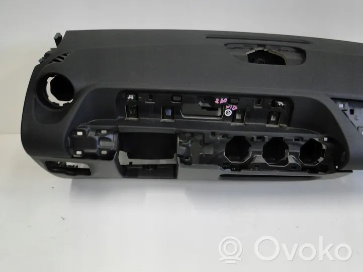 Mercedes-Benz B W247 Panelė A24768033009051