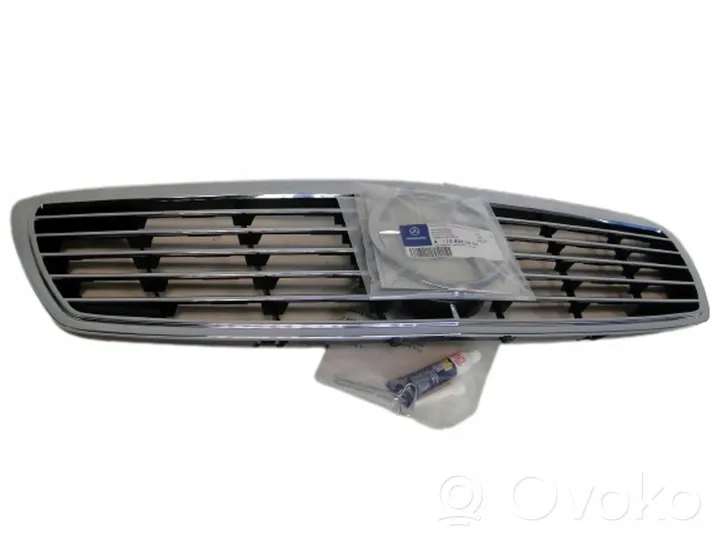 Mercedes-Benz E W211 Maskownica / Grill / Atrapa górna chłodnicy A2118800583