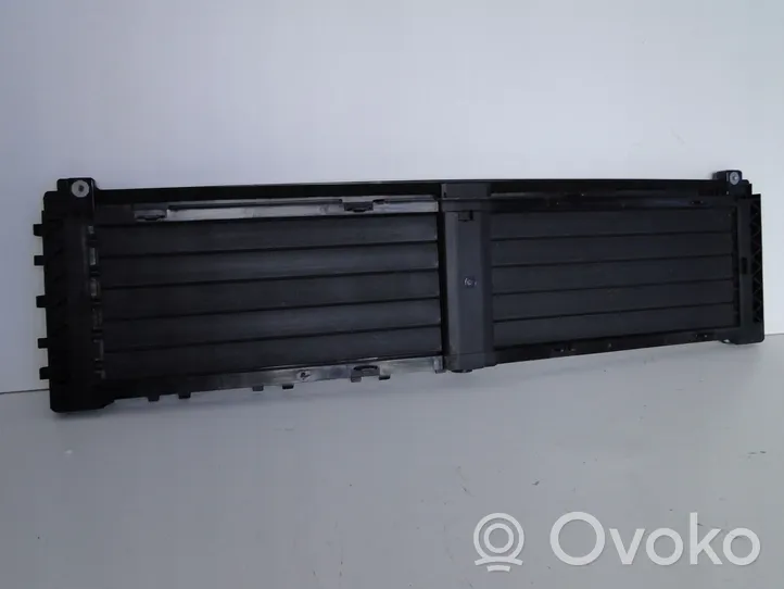 Mercedes-Benz CLA C118 X118 Déflecteur d'air de radiateur de refroidissement A1775008000