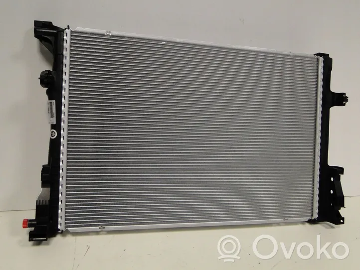 Mercedes-Benz CLA C117 X117 W117 Radiateur de refroidissement A2465001303