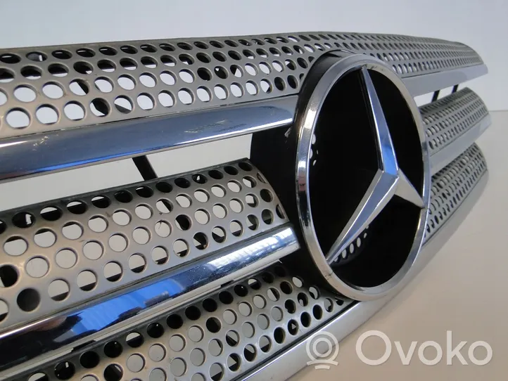 Mercedes-Benz ML W163 Maskownica / Grill / Atrapa górna chłodnicy A1638800185