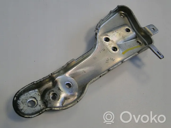 Mercedes-Benz C W204 EGR-venttiilin/lauhduttimen kiinnike A6510901041