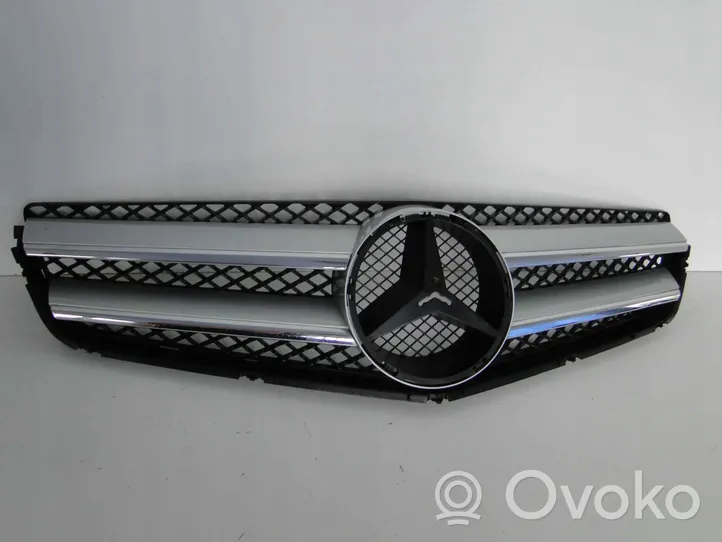 Mercedes-Benz E C207 W207 Grotelės viršutinės A2078800283