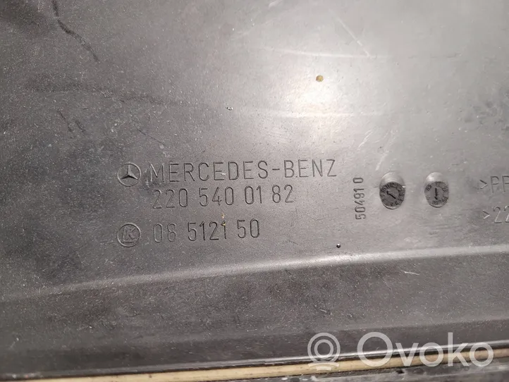 Mercedes-Benz CL C215 Pokrywa skrzynki bezpieczników 2205400182