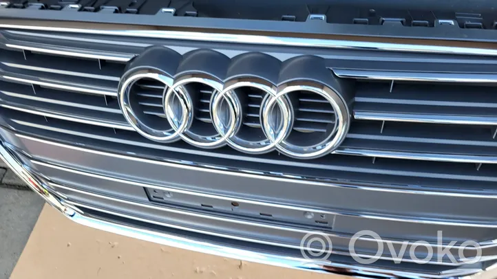 Audi RS4 B9 Grille de calandre avant 