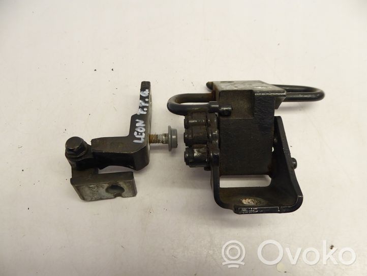 Seat Leon (5F) Set di cerniere portiera anteriore 