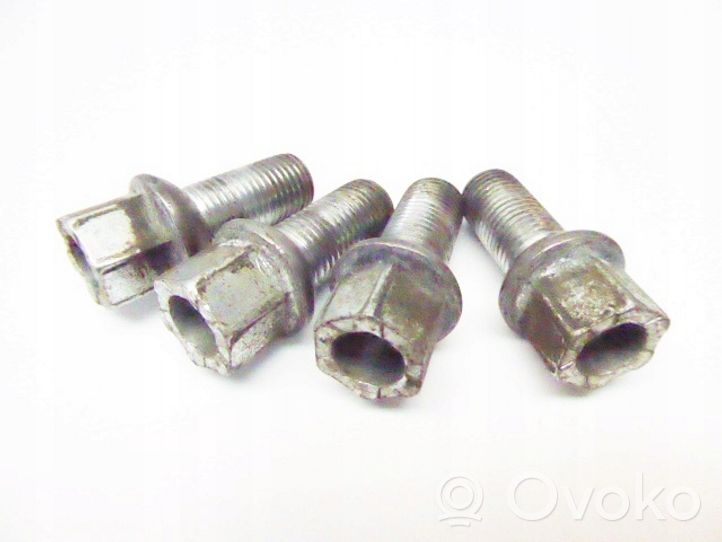 Volkswagen Caddy Nuts/bolts 