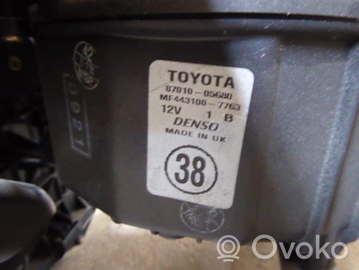 Toyota Avensis T220 Montaje de la caja de climatización interior 87010-05680 