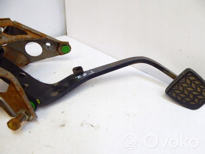 Toyota Avensis T220 Pedal de embrague 