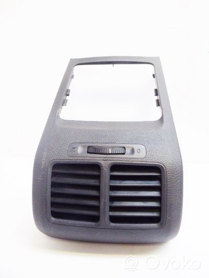 Volkswagen Jetta V Rear air vent grill 1K5863289A