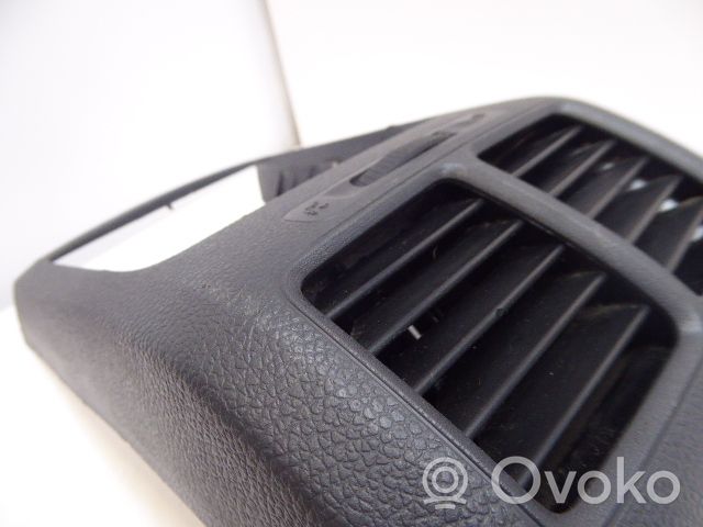 Volkswagen Jetta V Rear air vent grill 1K5863289A