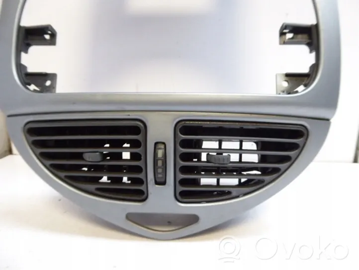 Citroen C5 Cadre, panneau d'unité radio / GPS 9632608577