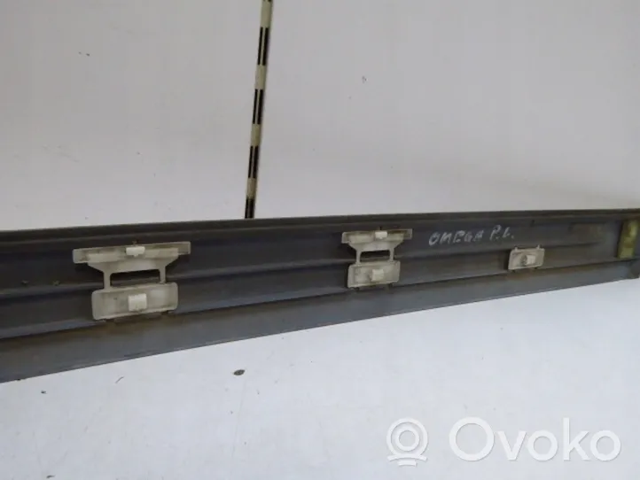 Opel Omega B2 Moulure de porte avant 90566961