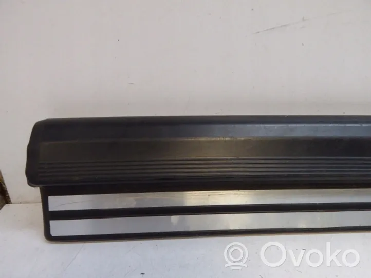 Mercedes-Benz C W202 Rivestimento vano piedi laterale 2026800735