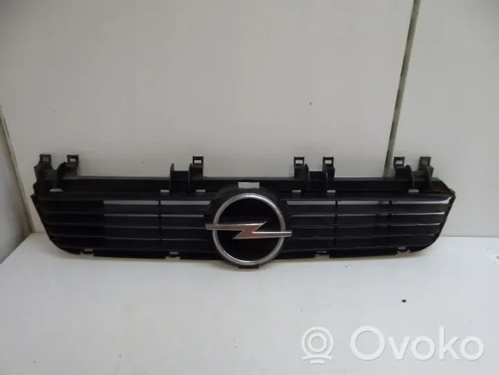 Opel Astra F Grotelės priekinės 1H3853516