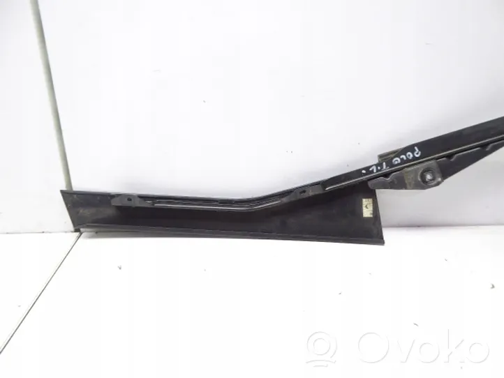 Volkswagen Polo IV 9N3 Rivestimento montante (A) 6Q6839903