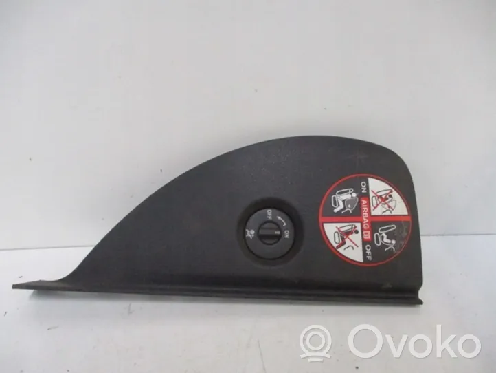 Renault Clio III Autres pièces du tableau de bord 8200475909