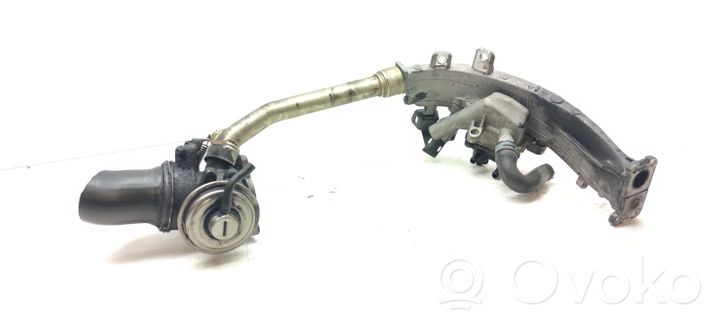 Mercedes-Benz C W203 Autres pièces compartiment moteur A6110700411