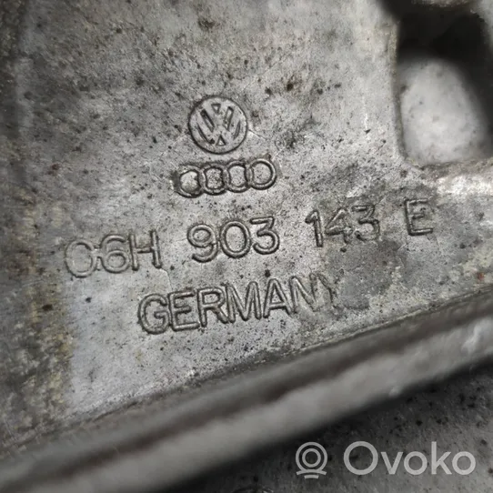 Audi A4 S4 B8 8K Supporto di montaggio del filtro dell’olio 06H903143E