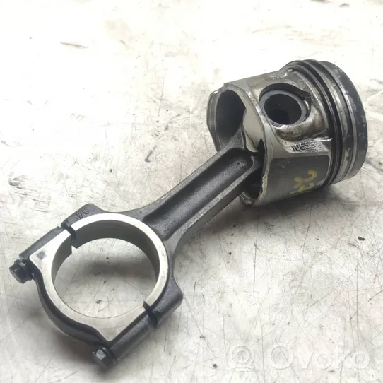 Renault Laguna III Piston 10653