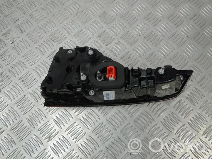 Audi A4 S4 B9 8W Feux arrière / postérieurs 8W9945093AC