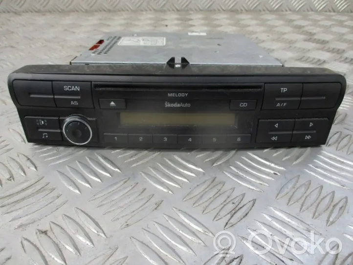 Skoda Octavia 985 Panel / Radioodtwarzacz CD/DVD/GPS 