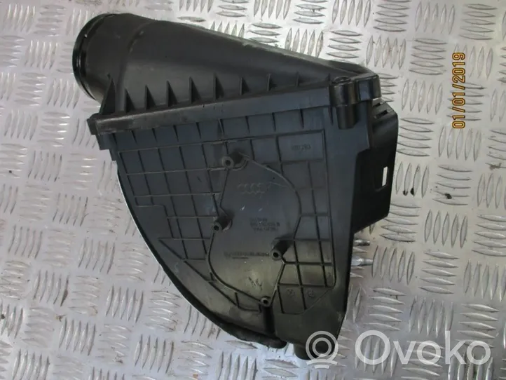 Audi RS4 B8 Coperchio scatola del filtro dell’aria 