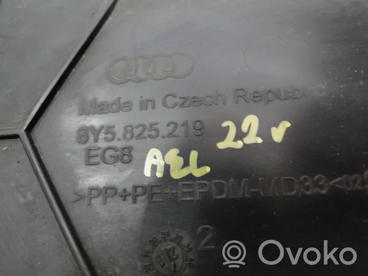 Audi A3 8Y Moottorin alustan välipohjan roiskesuoja 8Y5825219