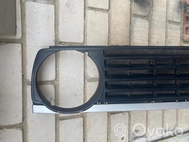 Volkswagen Golf II Grille de calandre avant 