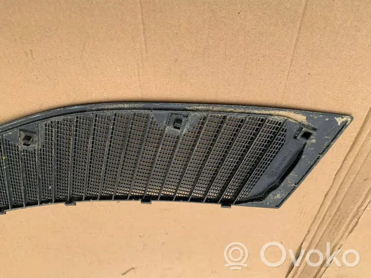 Mercedes-Benz W123 Grille calandre de capot 1268660265