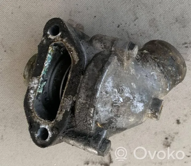 Mercedes-Benz W123 Tuyau de liquide de refroidissement moteur 1022030374