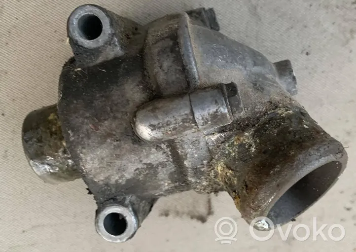 Mercedes-Benz W123 Tuyau de liquide de refroidissement moteur 1022030374