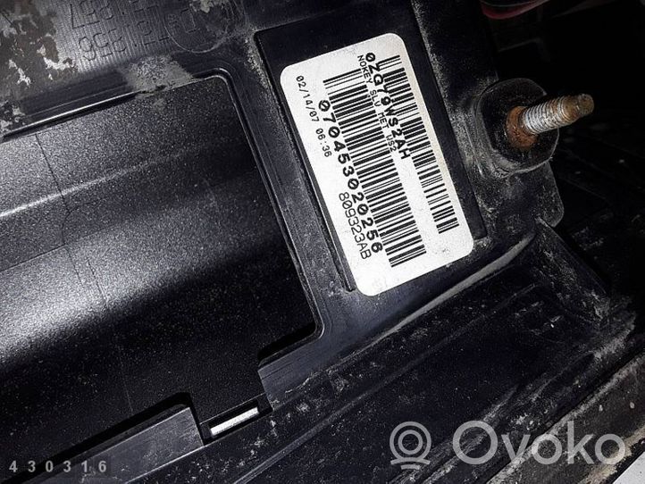 Dodge Caliber Listwa oświetlenie tylnej tablicy rejestracyjnej 809323AB