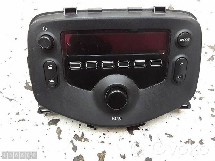 Toyota Aygo AB40 Panel / Radioodtwarzacz CD/DVD/GPS 861200H060
