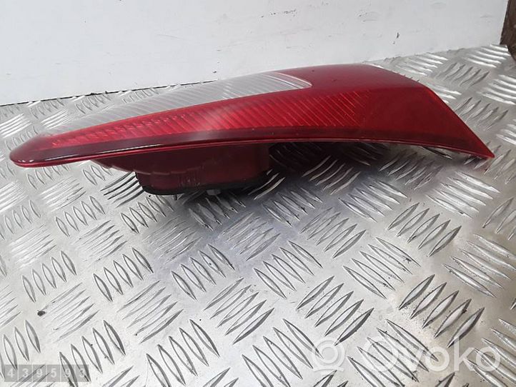 Mitsubishi Lancer VIII Lampy tylnej klapy bagażnika 13287977