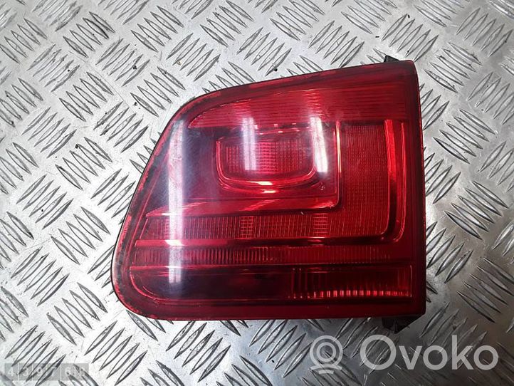 Volkswagen Tiguan Lampy tylnej klapy bagażnika A046341