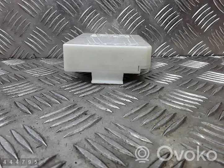 Renault Laguna III Oven keskuslukituksen ohjausyksikön moduuli 52435438