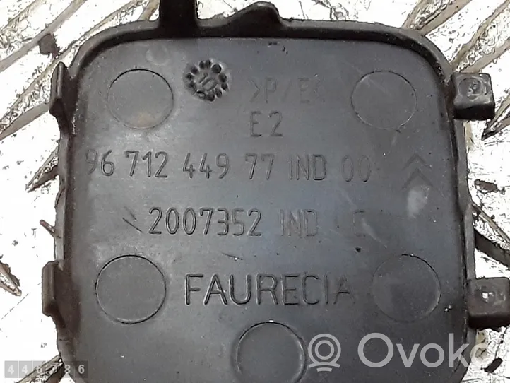 Citroen C4 II Takapuskurin hinaussilmukan suojakansi 9671244977