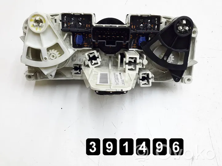 Nissan Micra C+C Panel klimatyzacji f667192n01