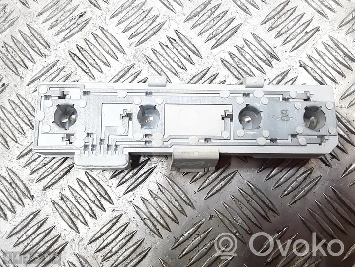 Skoda Octavia Mk2 (1Z) Takavalon polttimon suojan pidike 1z5945258a