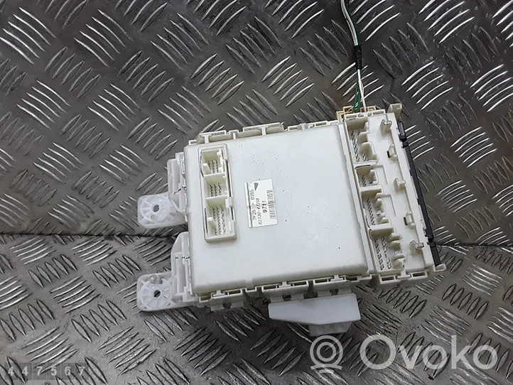 Toyota Prius (NHW20) Sulakemoduuli 8273047290